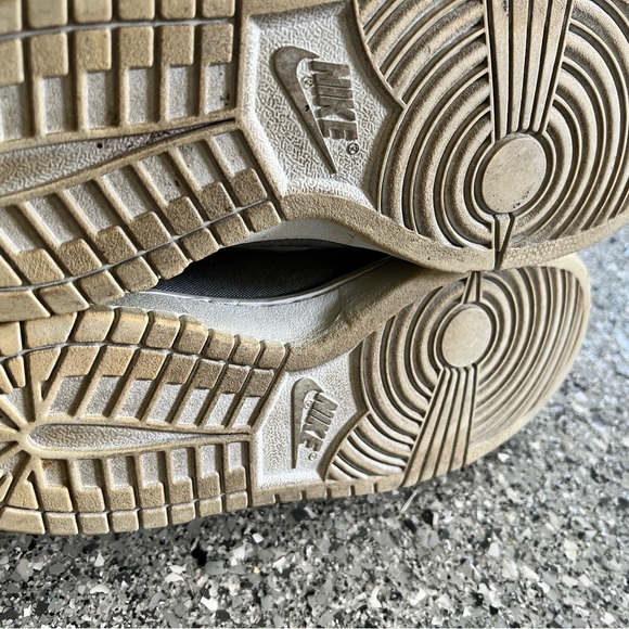 Nike Sneakers Sz 8 - Picture 3 of 3